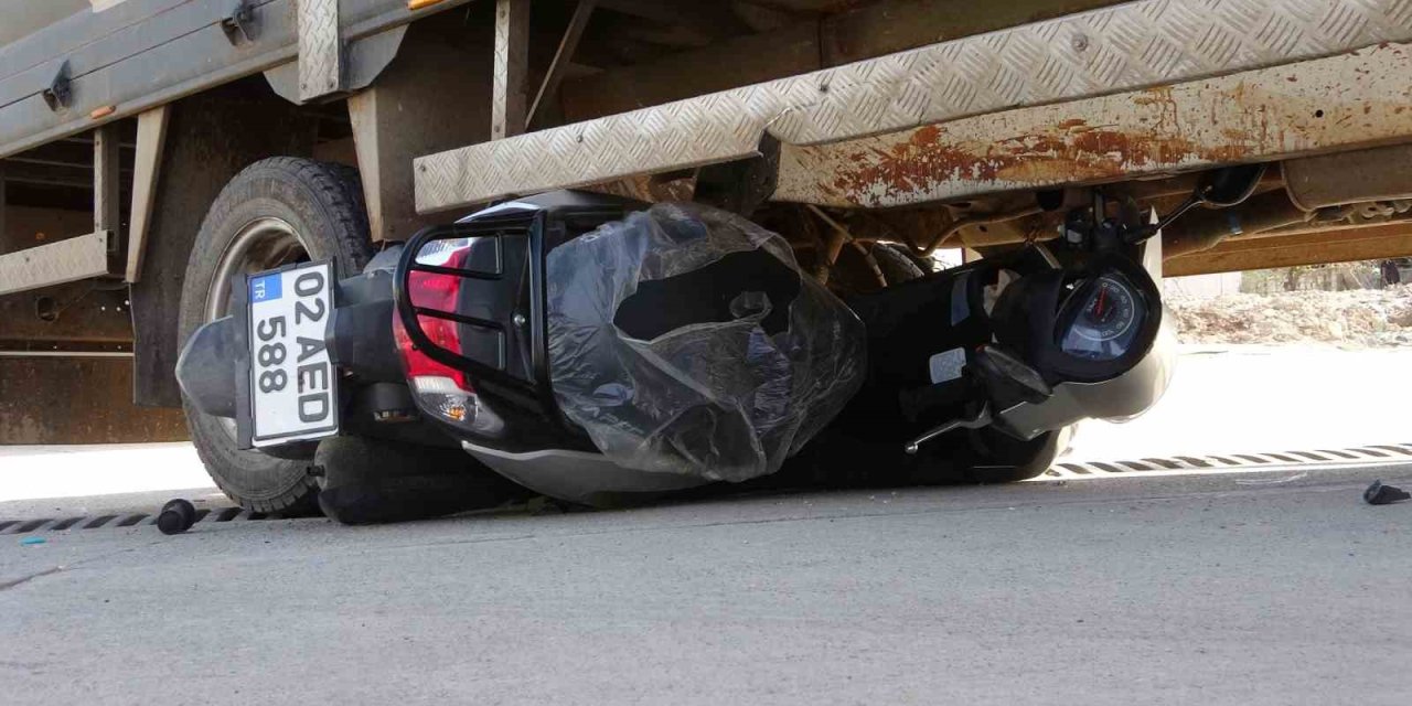 Kazada Ağır Yaralanan Sürücü Hayatını Kaybetti