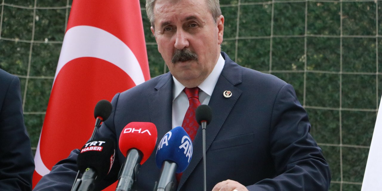 Destici'den Muhsin Yazıcıoğlu'nun Kabrine Ziyaret