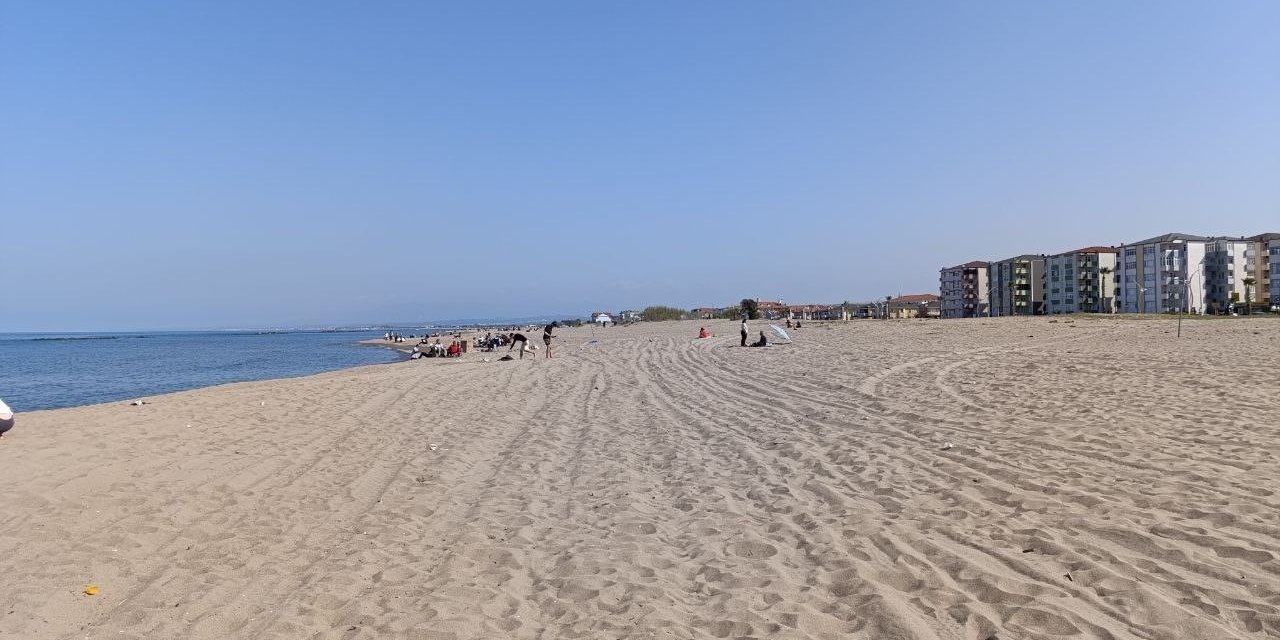 Bayramlarda Dolup Taşan O Sahil Bu Kez Boş Kaldı