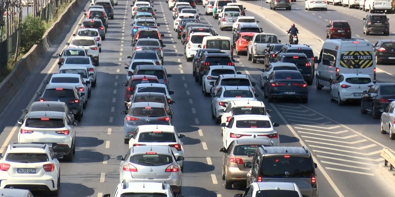 İstanbul- İstanbul'da Bayramın 2. Gününde Trafik Yoğunluğu