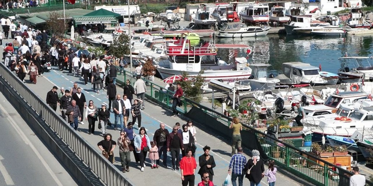 İstanbul - İstanbul’da Bayram Yoğunluğu; Sahillere Akın Ettiler