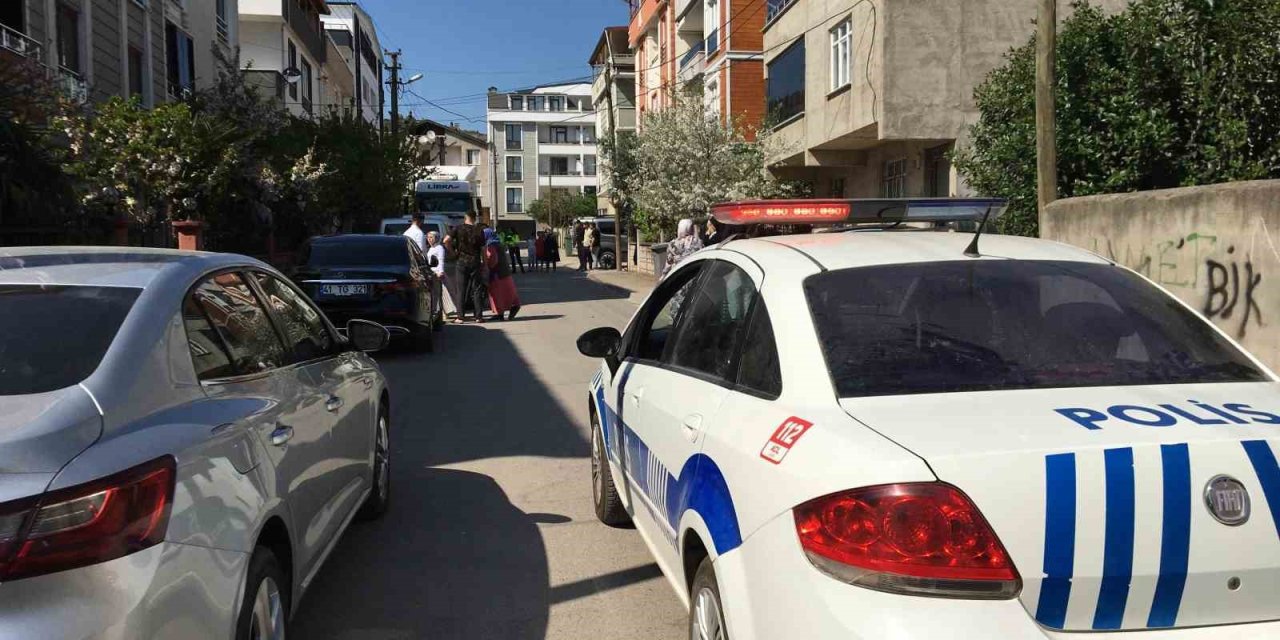 Otomobil 7 Yaşındaki Çocuğa Çarpıp Kaçtı