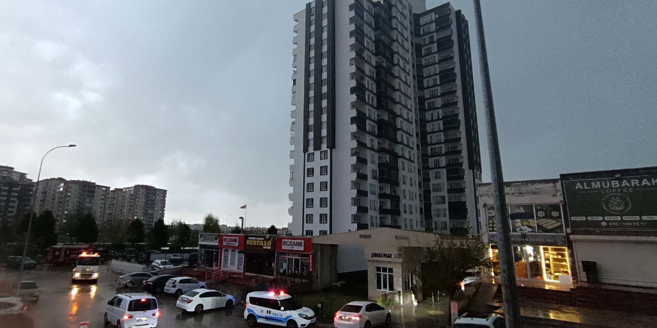 Su Tahliyesi Yapan Bina Görevlisi Akıma Kapılıp Öldü