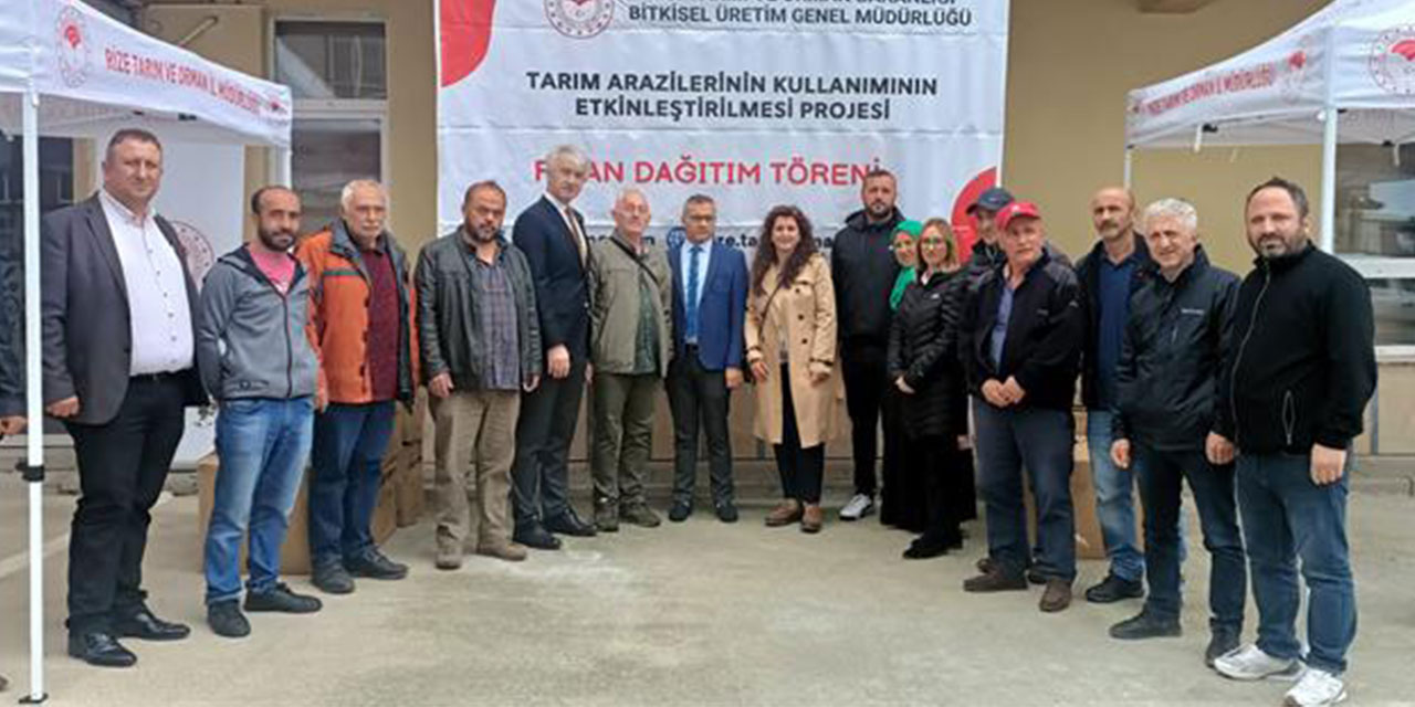 Rize’de 30 üreticiye toplam 6 bin adet Maviyemiş fidanı dağıtıldı