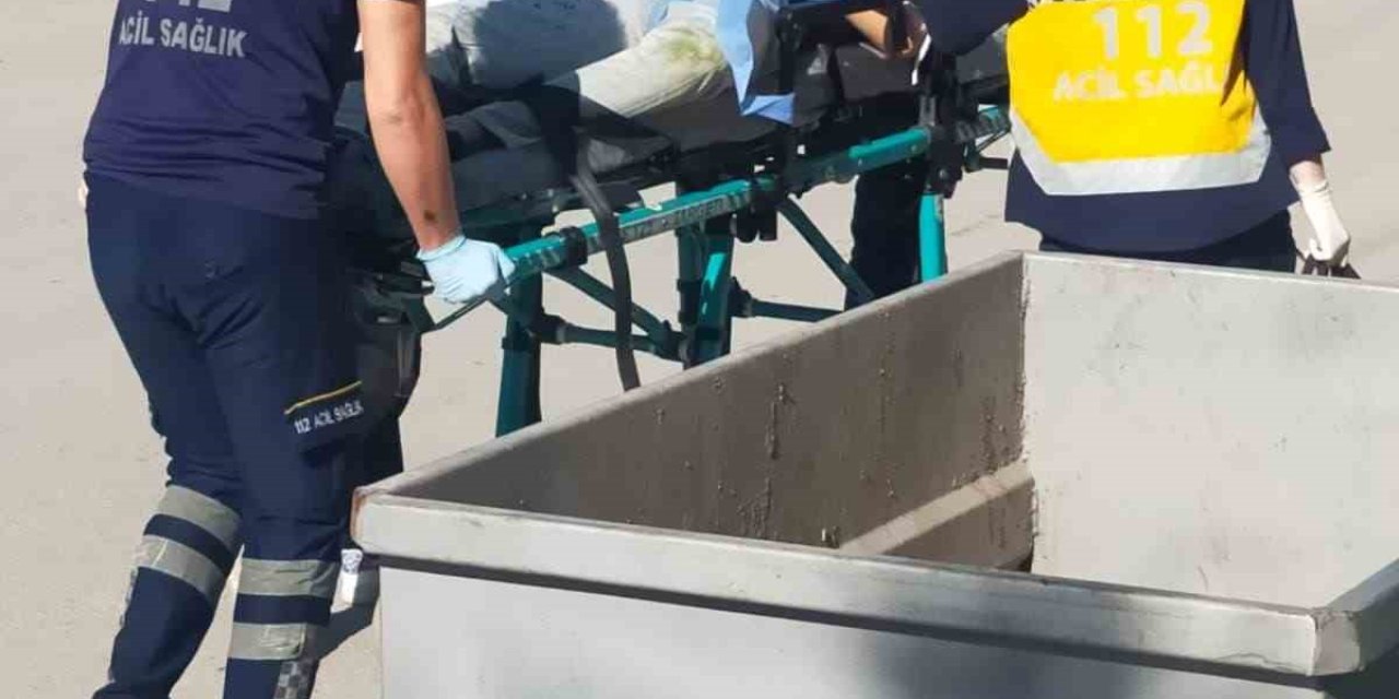 Yerde Hareketsiz Yatan Kişinin Bıçaklandığı Ortaya Çıktı