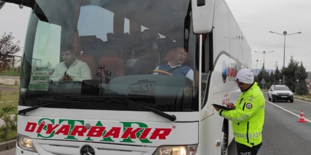 Bayram Tatilinde 6 Günde Meydana Gelen Trafik Kazalarında 48 Kişi Hayatını Kaybetti, 6 Bin 184 Kişi İse Yaralandı