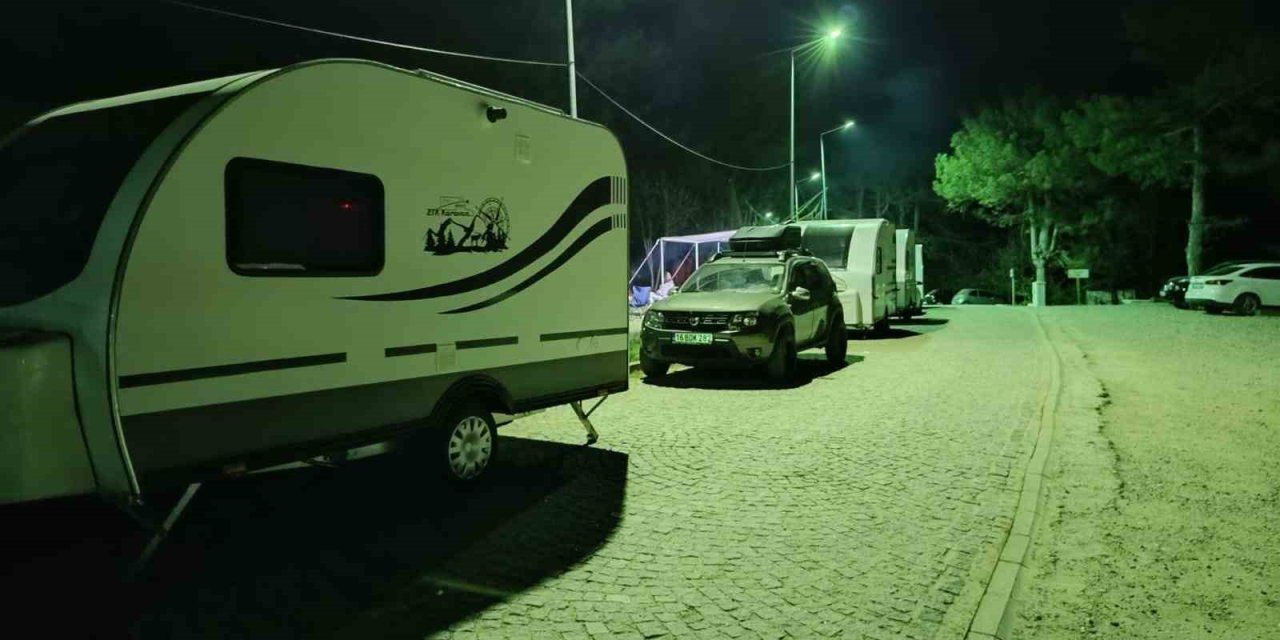 Bayramda Küçükelmalı Tabiat Parkı Karavancıların Gözdesi Oldu