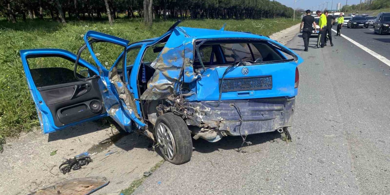 Esenyurt Tem’de Hatalı Şerit Değiştirme Kazası: 2 Yaralı