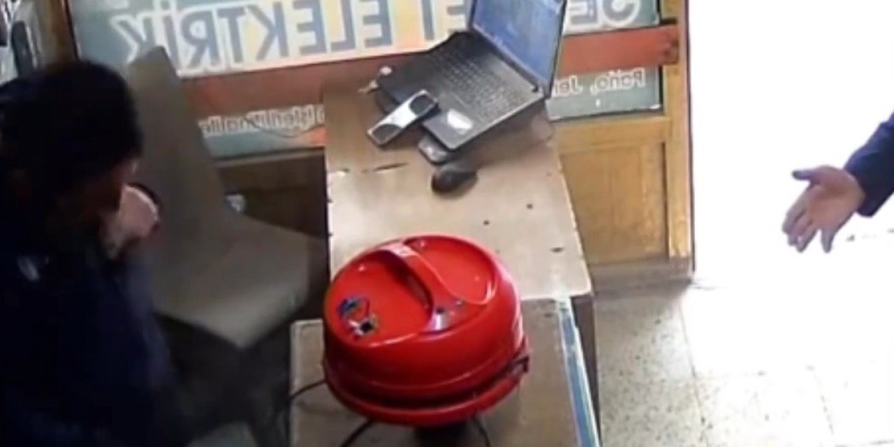 Çalışmayan Elektrikli Süpürgenin İçinden 15 Tane Fare Çıktı