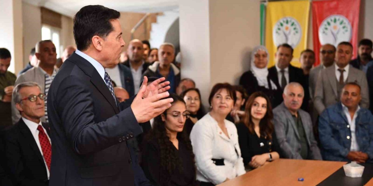 Başkan Özer, İlçedeki Siyasi Partilerle Bayramlaştı