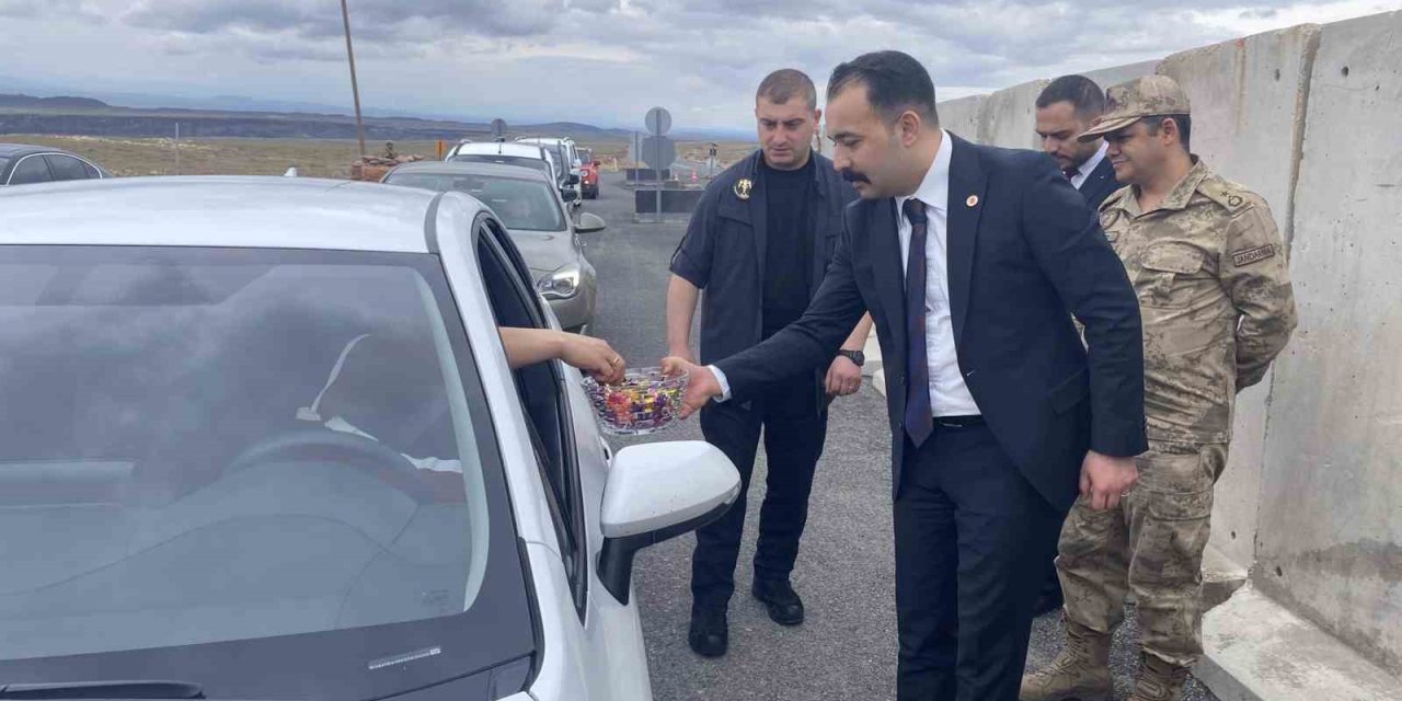 Digor Kaymakamı Okatan, Trafik Uygulamasına Katıldı