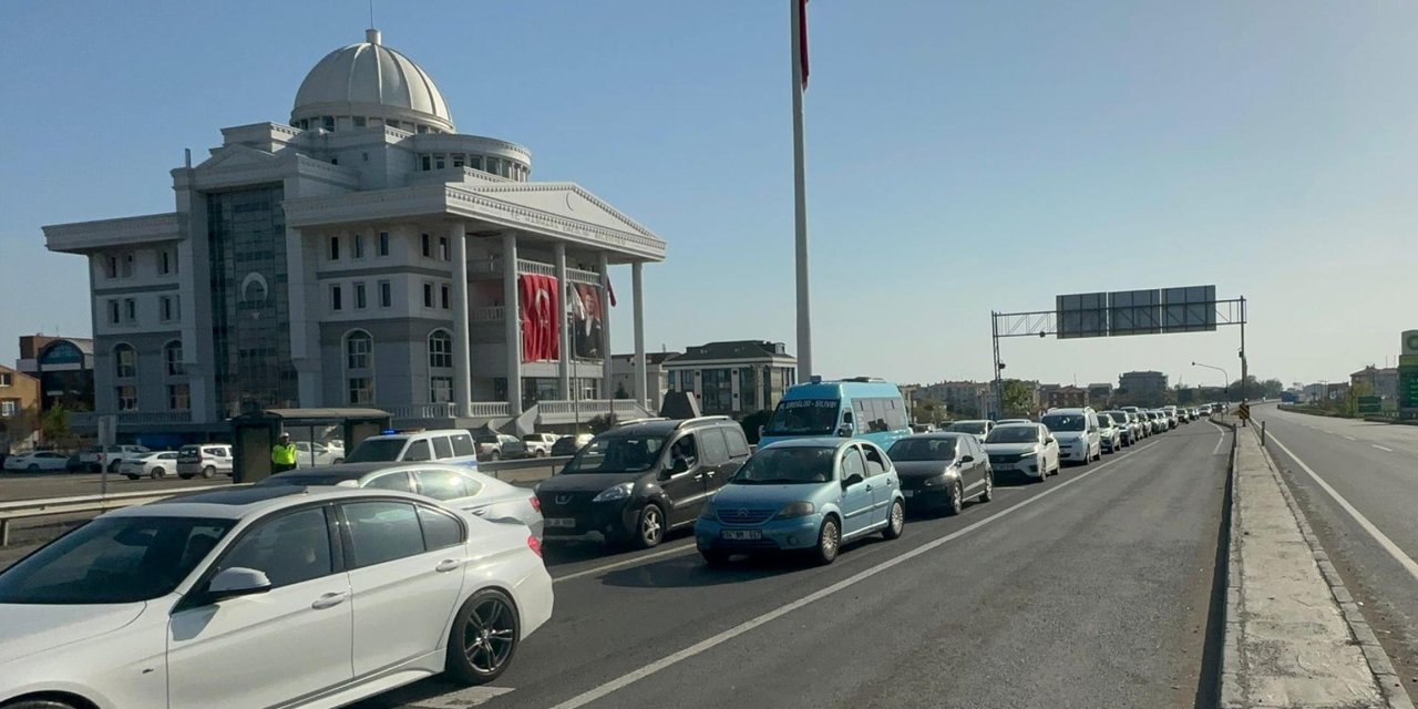 İstanbul- Tekirdağ Kara Yolunda Çift Yönlü Araç Yoğunluğu
