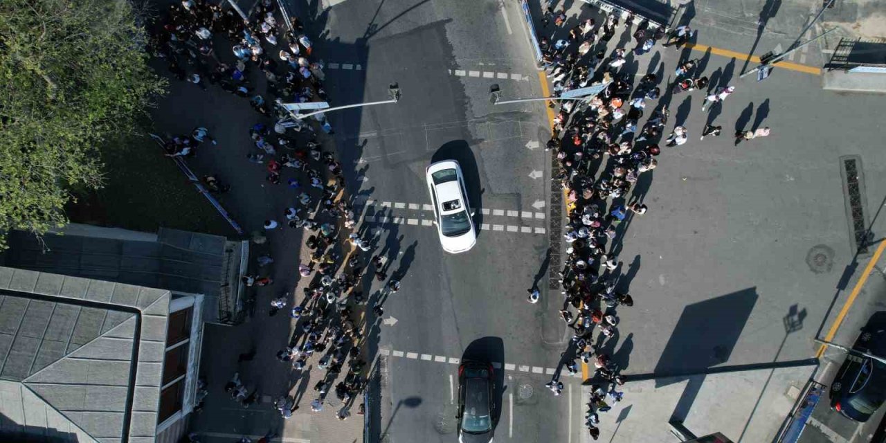 Beşiktaş’ta Bayram Yoğunluğu Dron İle Havadan Görüntülendi