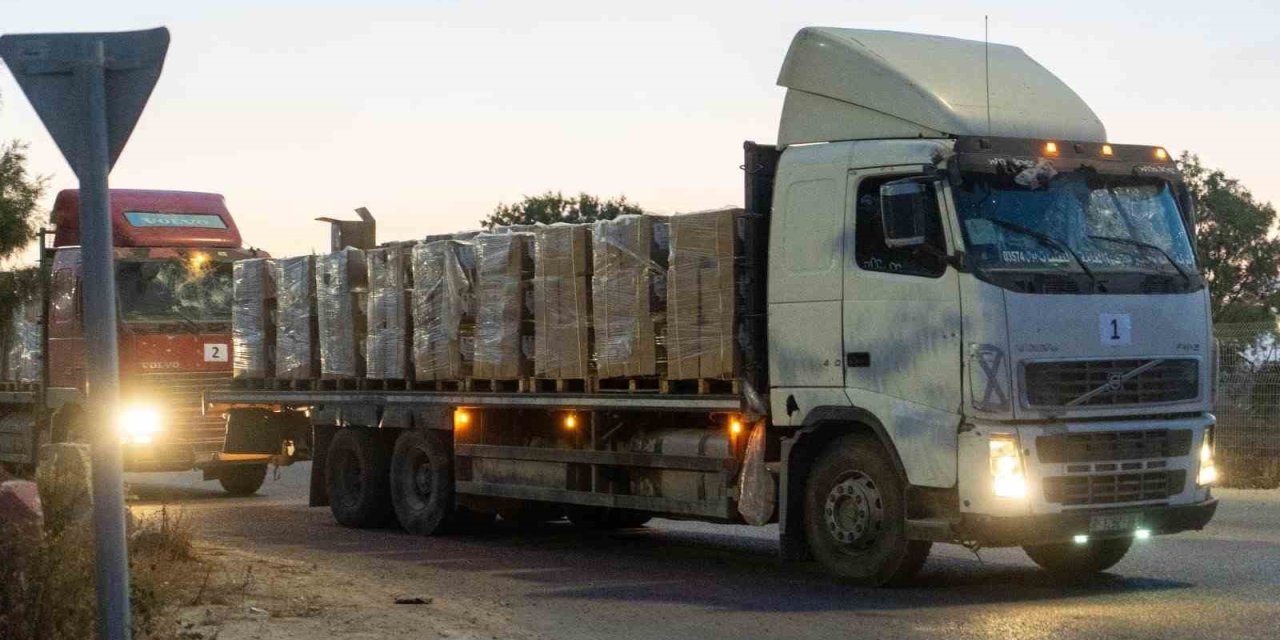 Erez Sınır Kapısı’ndan Geçen İlk Yardım Konvoyu Gazze’ye Ulaştı