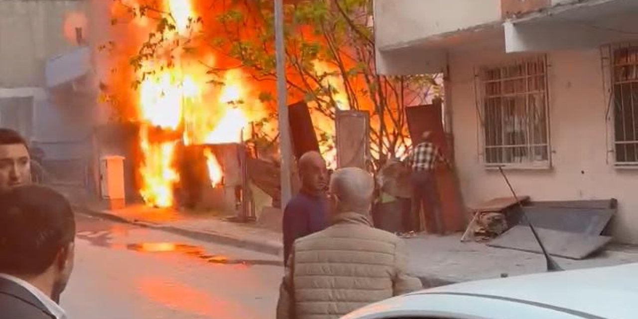 İstanbul-bağcılar'da Gecekondu Alev Alev Yandı