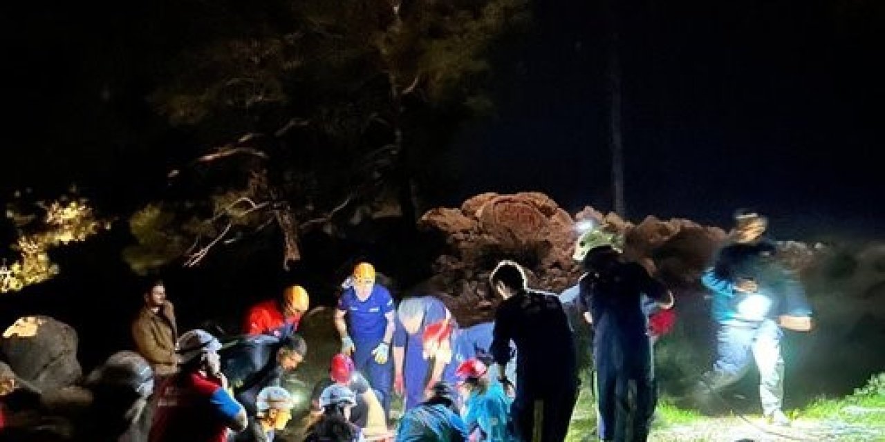 Bakan Yerlikaya: "Antalya’da Teleferik Vagonunda Mahsur Kalan 2 Yaralının Tahliye Çalışmaları Devam Ediyor"