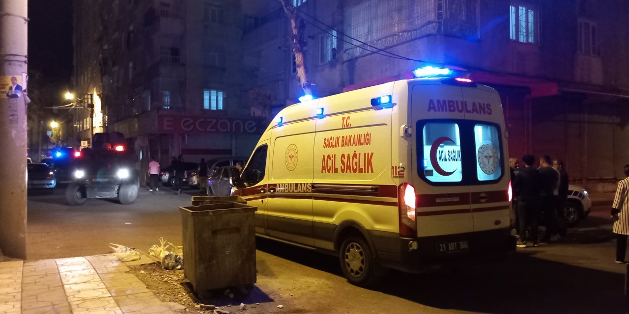 Diyarbakır’da Sokakta Yürürken Silahlı Saldırıda Yaralandı