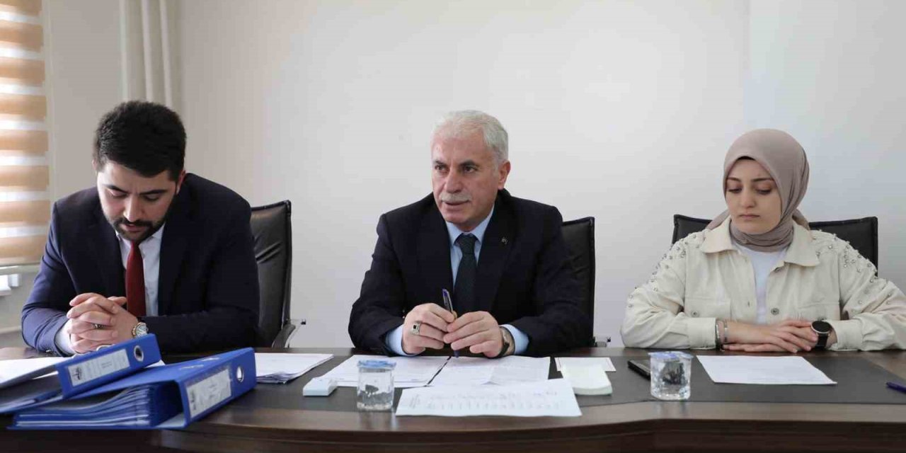 Bayburt Belediyesinde Yeni Dönemin İlk Meclis Toplantısı Yapıldı