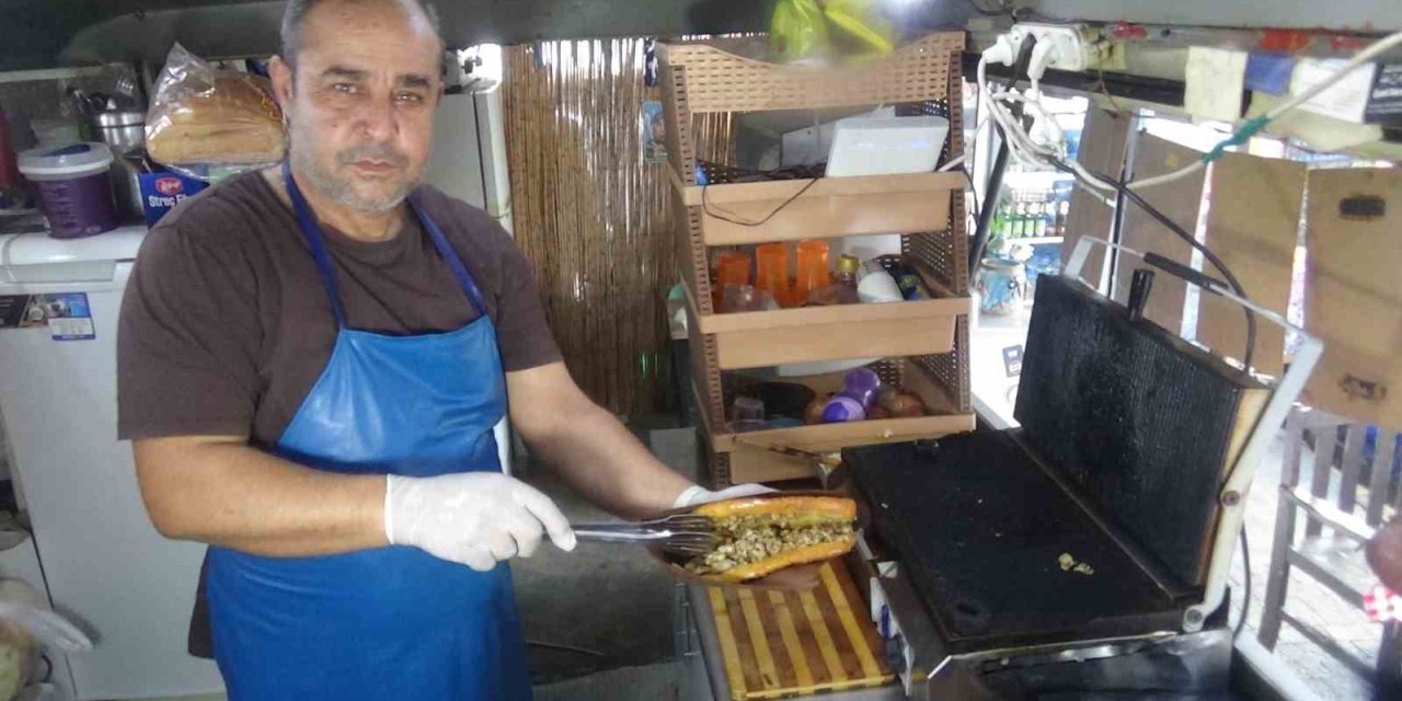 Ayvalık’ın Üç Lezzeti Tostkoreç’ Te Buluştu