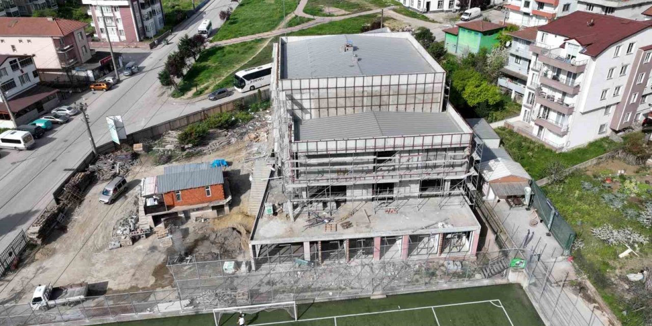 Hasan Doğan Gençlik Merkezi Hızla Yükseliyor