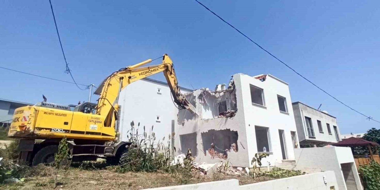 Mudanya 5 Yılda 40 Kaçak Yapı Yıkıldı