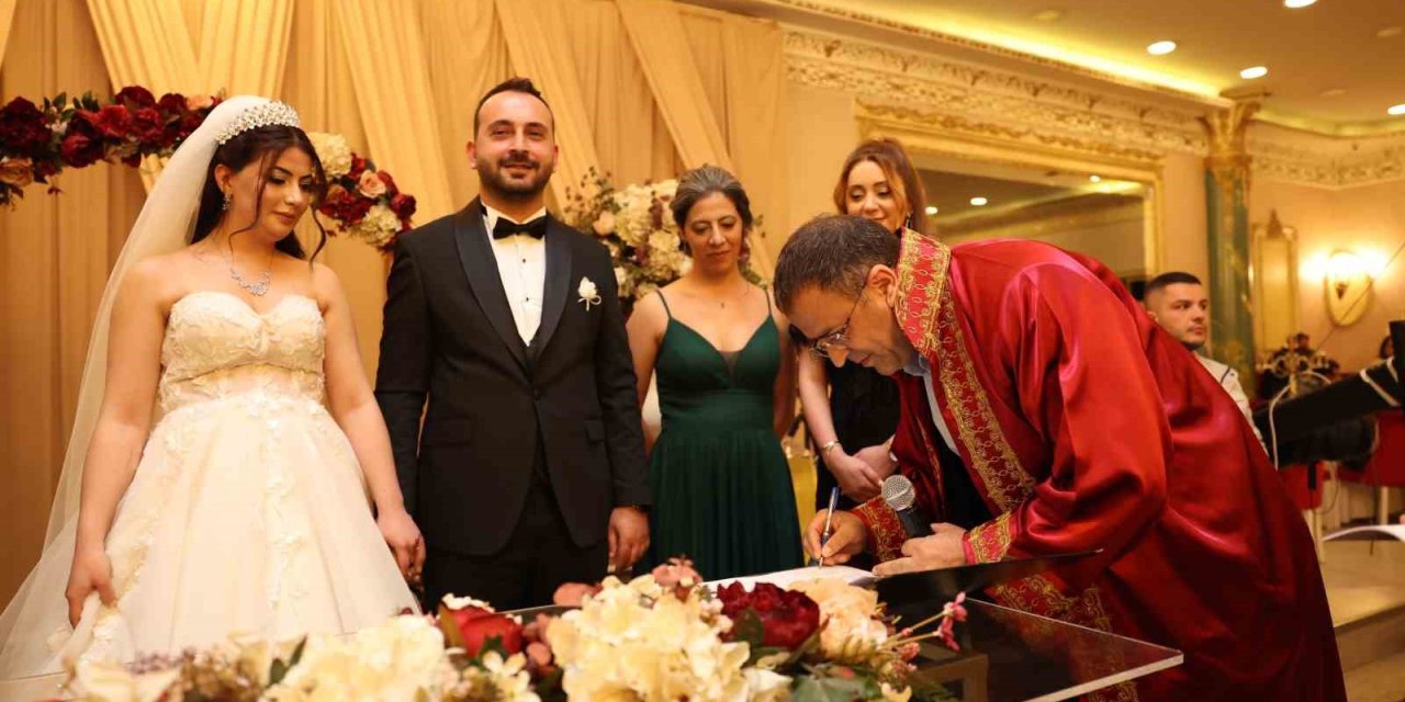 Başkan Gökçe İlk Nikahını Kıydı