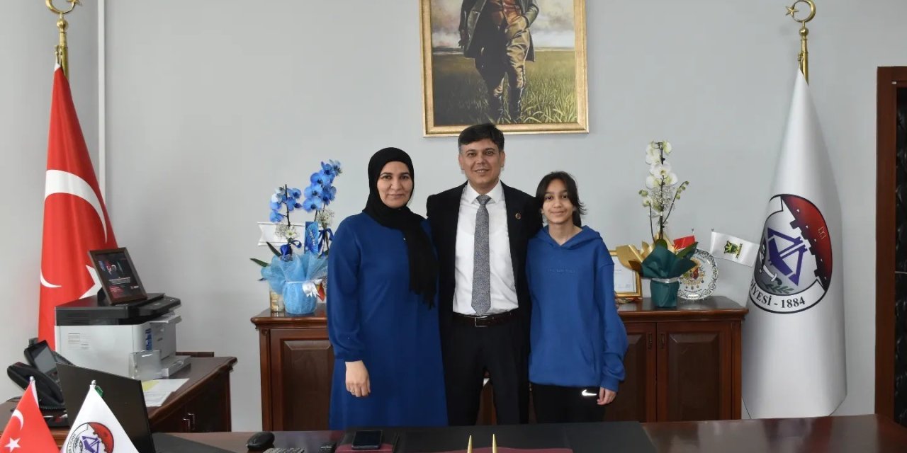 En Büyük Desteğini Kızından Aldı