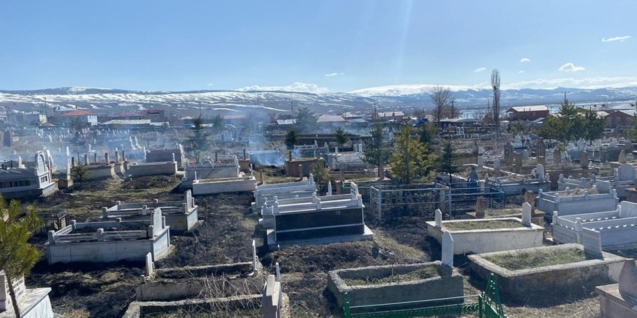Mezarlıktaki Yangın Büyümeden Söndürüldü