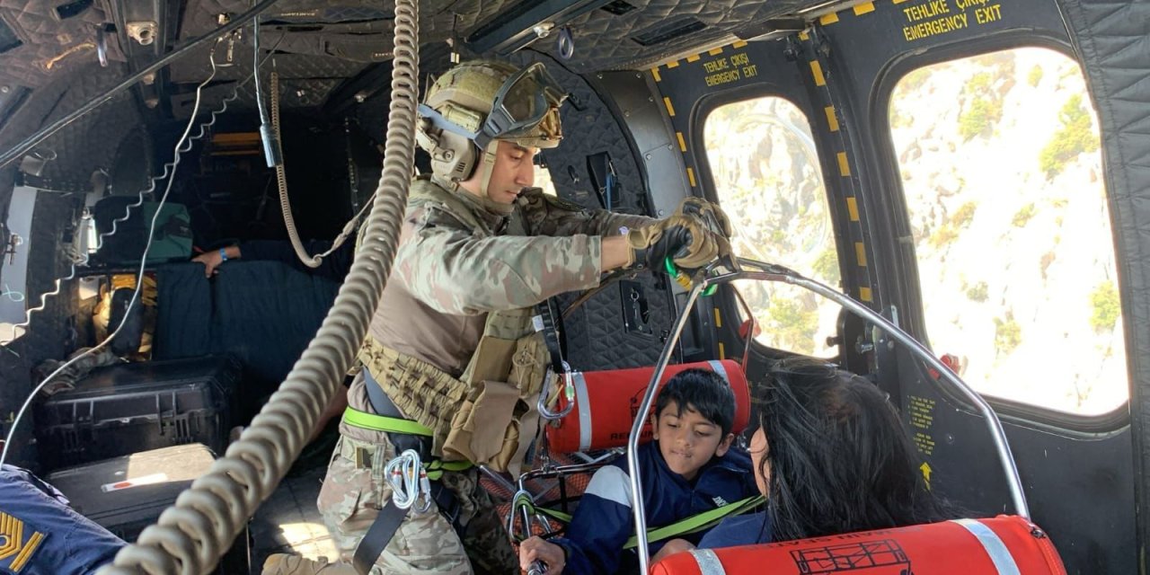 Teleferik Kazasında Kabinlerde Mahsur Kalanlardan 137'si Kurtarıldı (5)