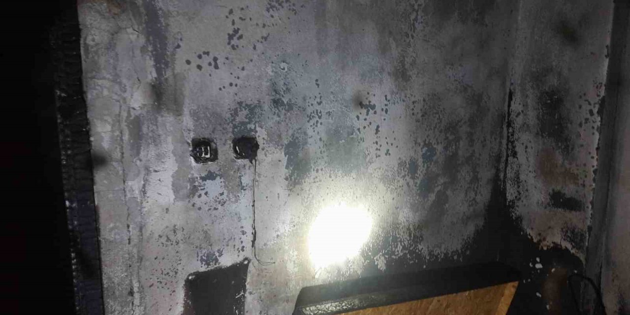 Apartman Dairesinde Korkutan Yangın