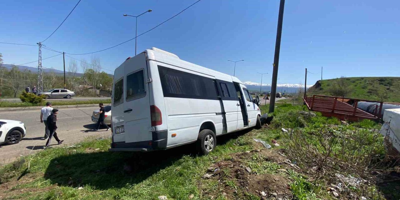 Bingöl’de Trafik Kazası: 4 Yaralı