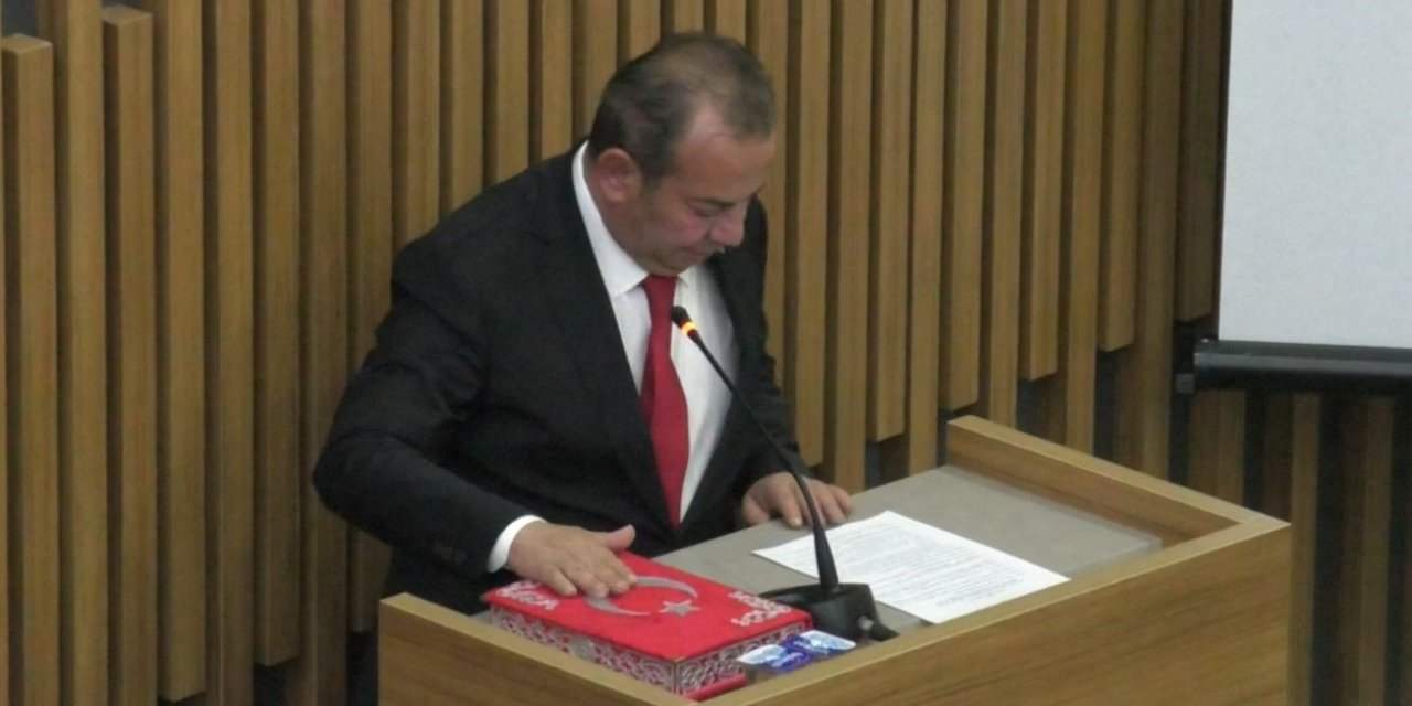 Chp’li Özcan, Yeni Döneme Kur’an-ı Kerim’e El Basıp Yemin Ederek Başladı