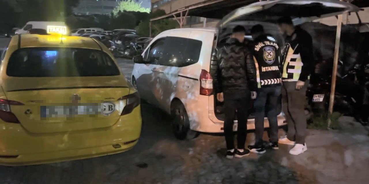 İstanbul-fatih'te Müşterileriyle Ücret Konusunda Tartışan Taksiciye 6 Bin 439 Lira Ceza Yazıldı