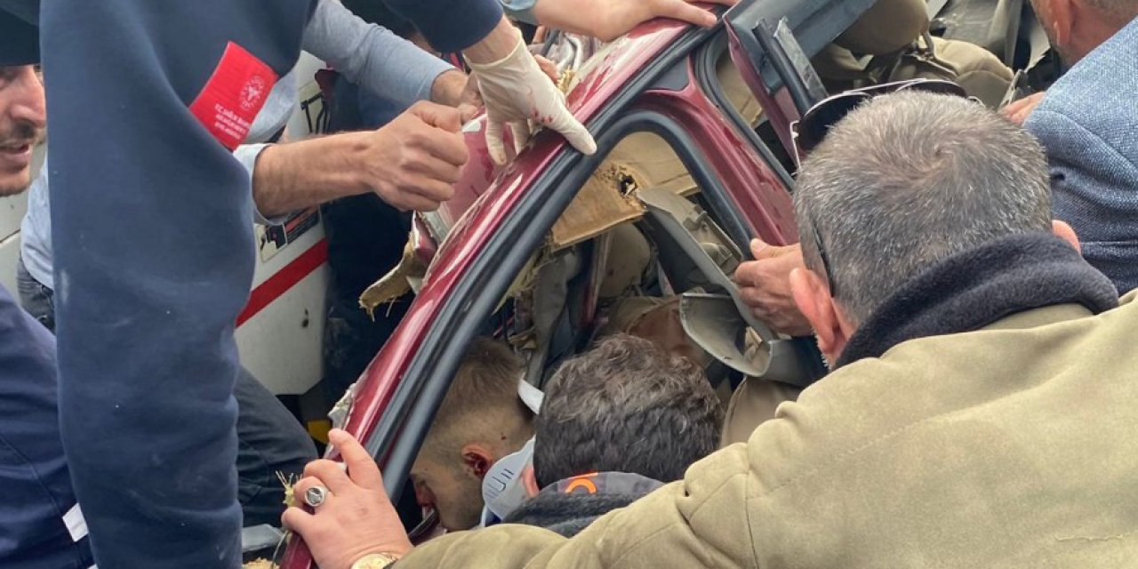 Samsun'da Beton Pompası Aracıyla Çarpışan Otomobilin Sürücüsü Öldü
