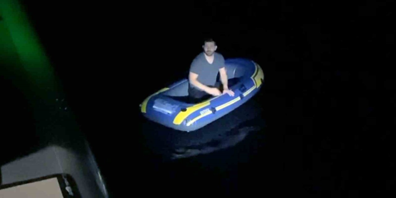 Lastik Bot İle Kaçarken Yakalandı