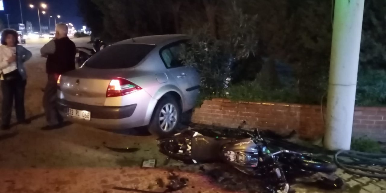 Restorana Girmek İçin Manevra Yapan Otomobil İle Motosiklet Çarpıştı: 1 Ölü