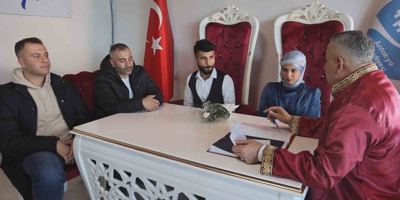 Konteyner Evlendirme Dairesinde 800 Depremzede Çift Dünya Evine Girdi