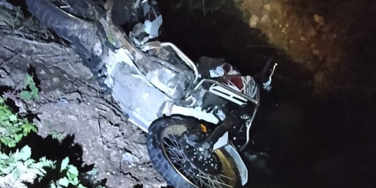 Motosiklet İle Panelvan Çarpıştı: 2 Yaralı