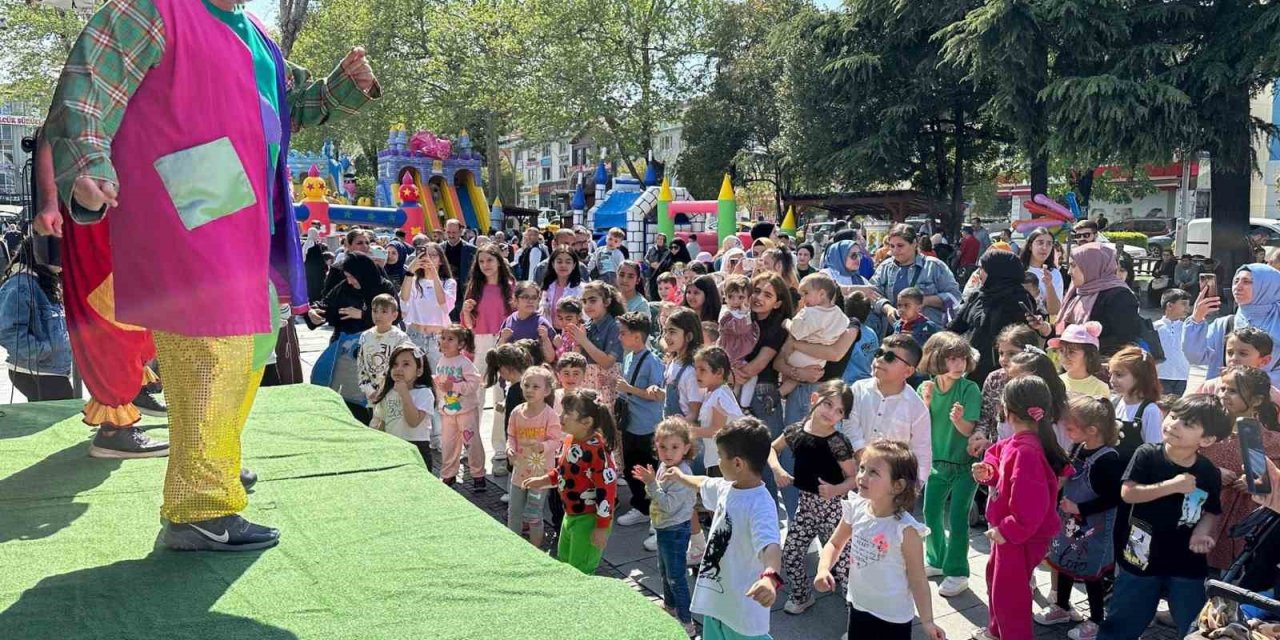 Gölcük’te Çocuklar Bayram Coşkusunu Doyasıya Yaşadı