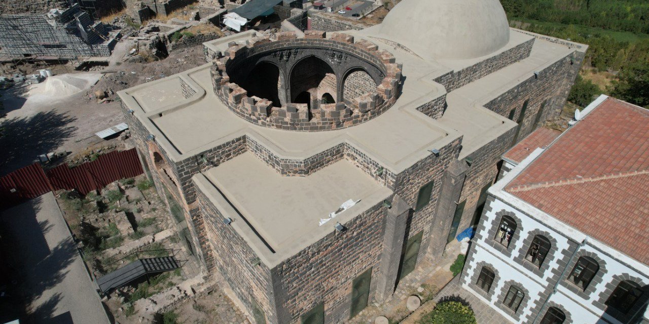 Depremde Ağır Hasar Alan 1600 Yıllık Kilisede Restorasyon; Festivale Yetişecek