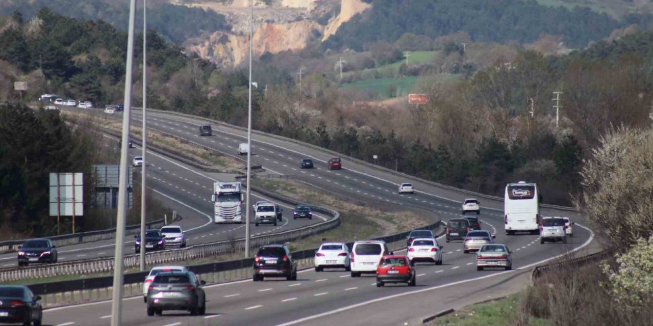 Tatilin Son Gününde Tem’in Bolu Geçişinde Trafik Akıcı
