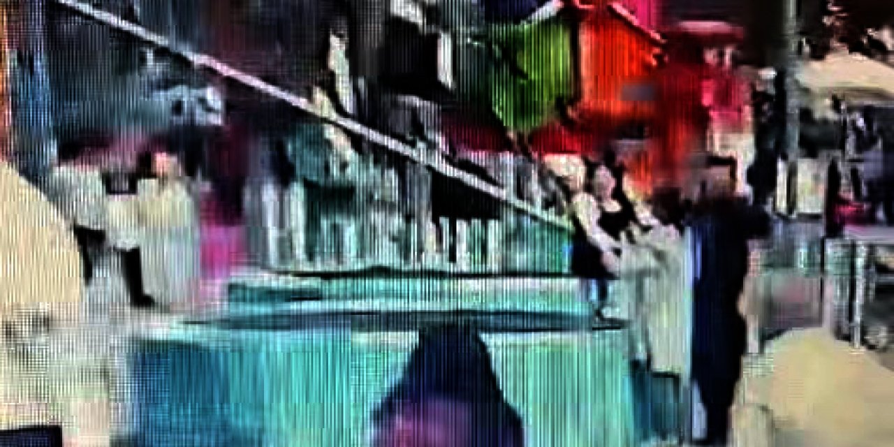 İstanbul - Avcılar’da Trambolin Salıncaktaki Çocuğun Kemeri Açıldı, Dakikalarca Savrulup Düştü