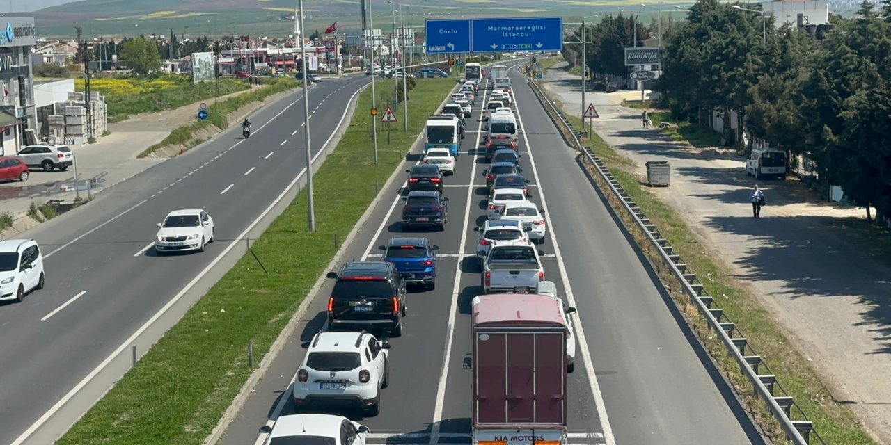 Tekirdağ'dan İstanbul Yönüne Trafik Yoğunluğu