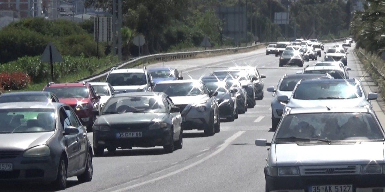 9 Günlük Tatil Bitti, Tatilciler Geri Dönüşe Başladı