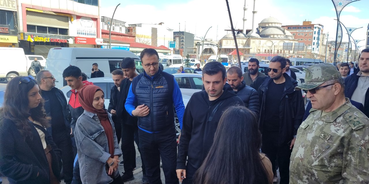 2'nci Ordu Komutanı Tokel İle Selçuk Bayraktar'dan Hakkari'deki Askerlere Ziyaret