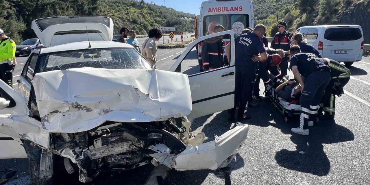 Manisa’da Trafik Kazası: 3 Yaralı