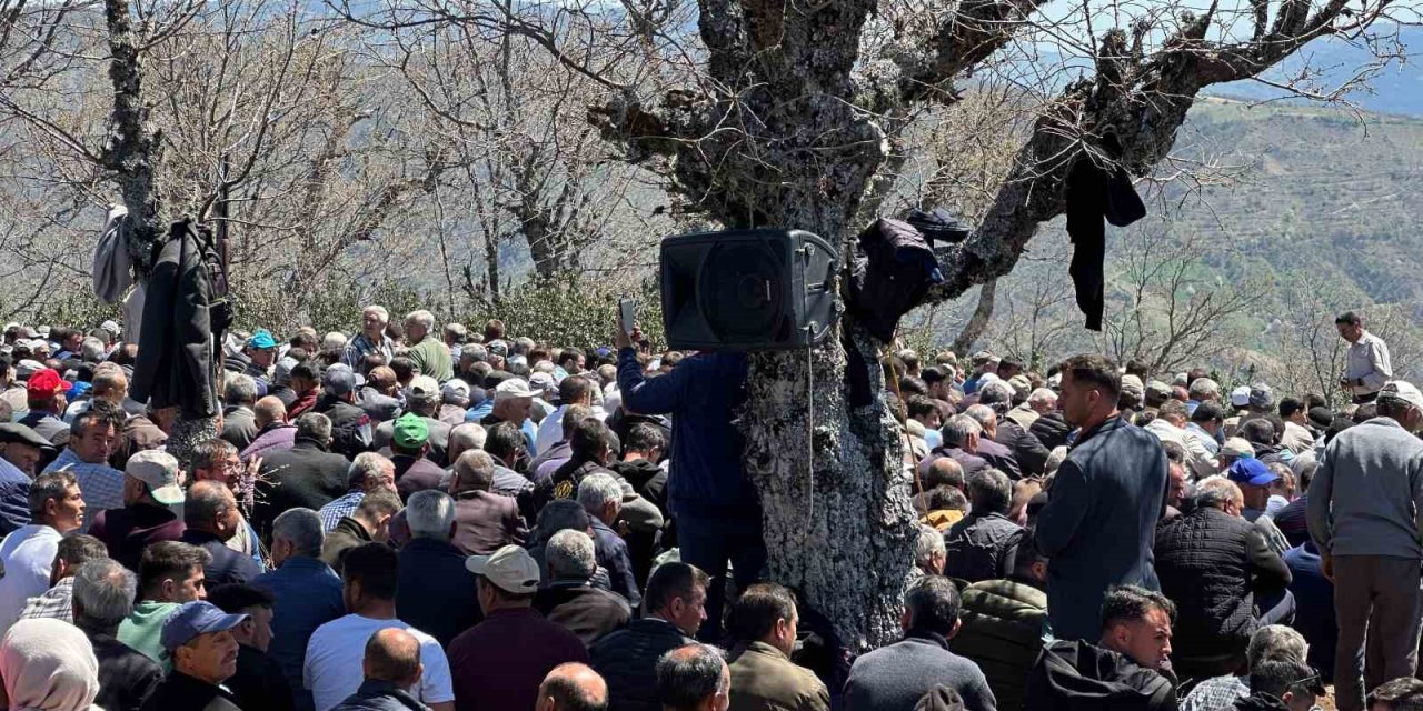 Sarıgöl’de 5 Bin Kişi Yağmur Duasına Çıktı