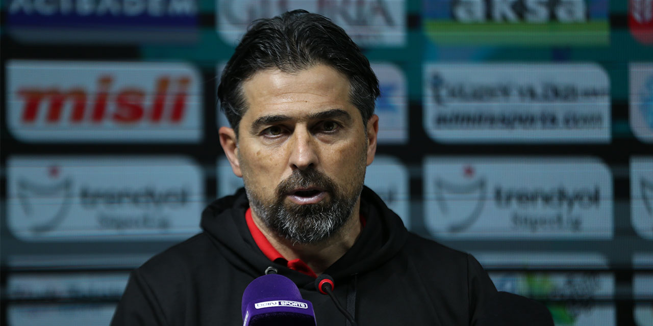 İlhan Palut: "Beklediğimiz kadar pozisyona girdik, üç gol attık, net bir galibiyet oldu"