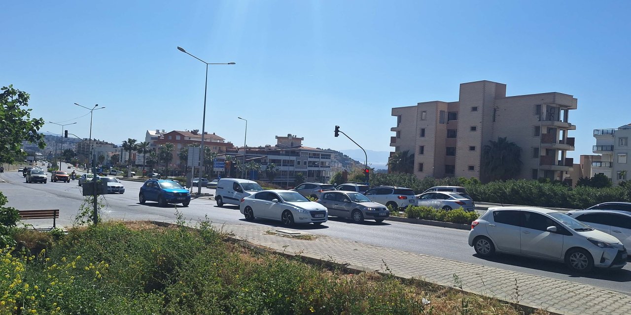 Tatilciler Kuşadası'ndan Dönüşe Geçti