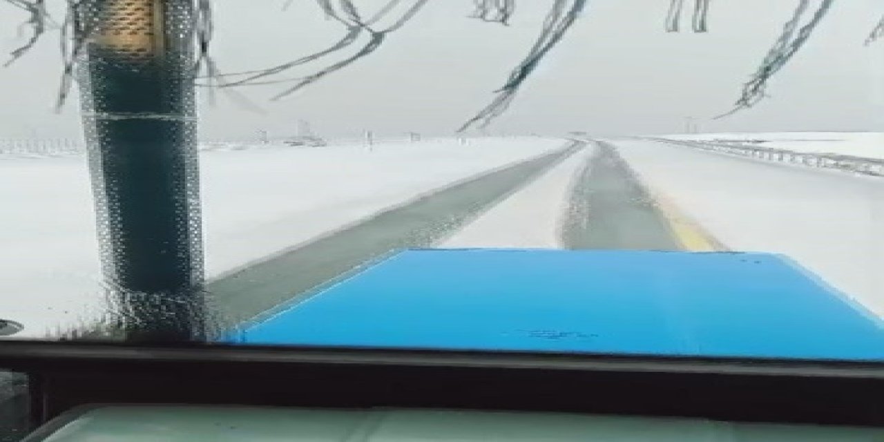 Kars’ta Nisanda Yağan Kar Şaşırttı